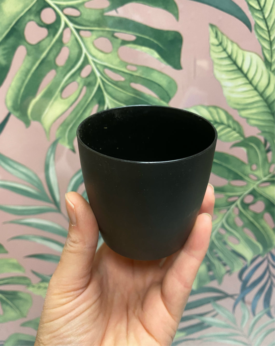 Plain plastic pot cover - 7cm