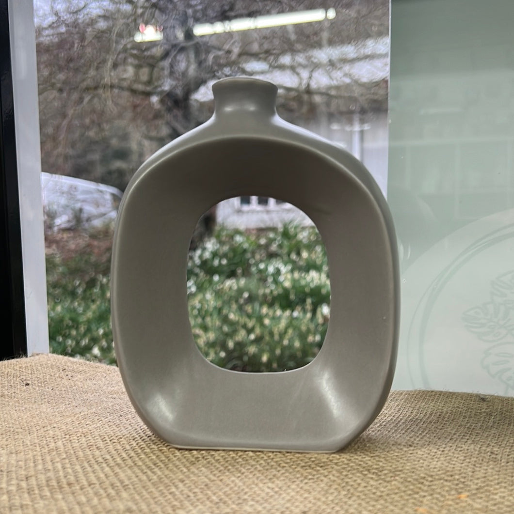 Oval shape vase - 16cm tall