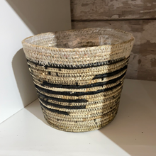 Load image into Gallery viewer, Seagrass two tone plant pot - 12cm 15cm 17cm
