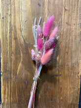 Load image into Gallery viewer, Dried flower mini bouquet - 25cm
