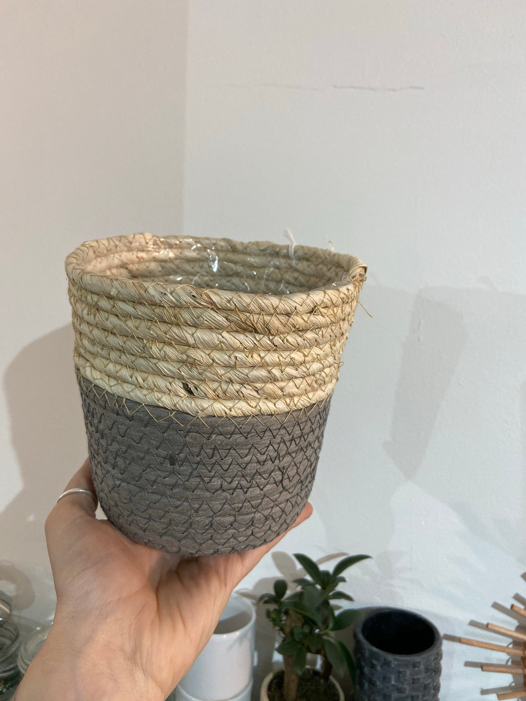 Grey Seagrass basket plant pot - 15cm