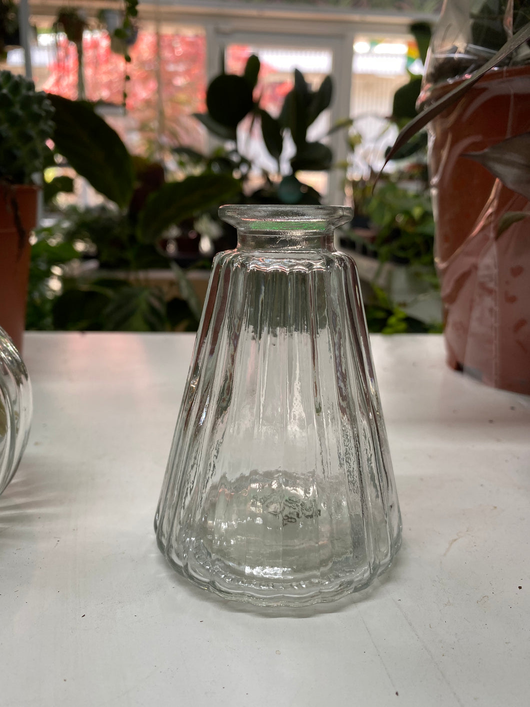 Clear glass vase - 10cm