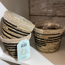 Load image into Gallery viewer, Seagrass two tone plant pot - 12cm 15cm 17cm

